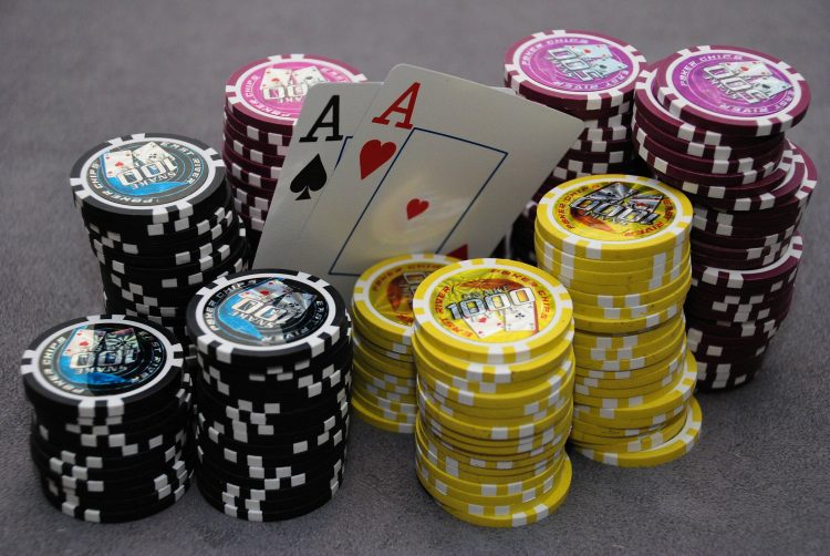Langkah Main Poker Domino di Bandar Online Resmi Termudah